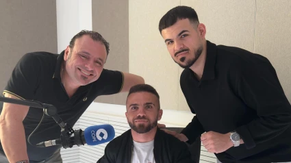 Abraham Sudón con su entrenador, Aza Cacho, en los estudios de COPE Badajoz.